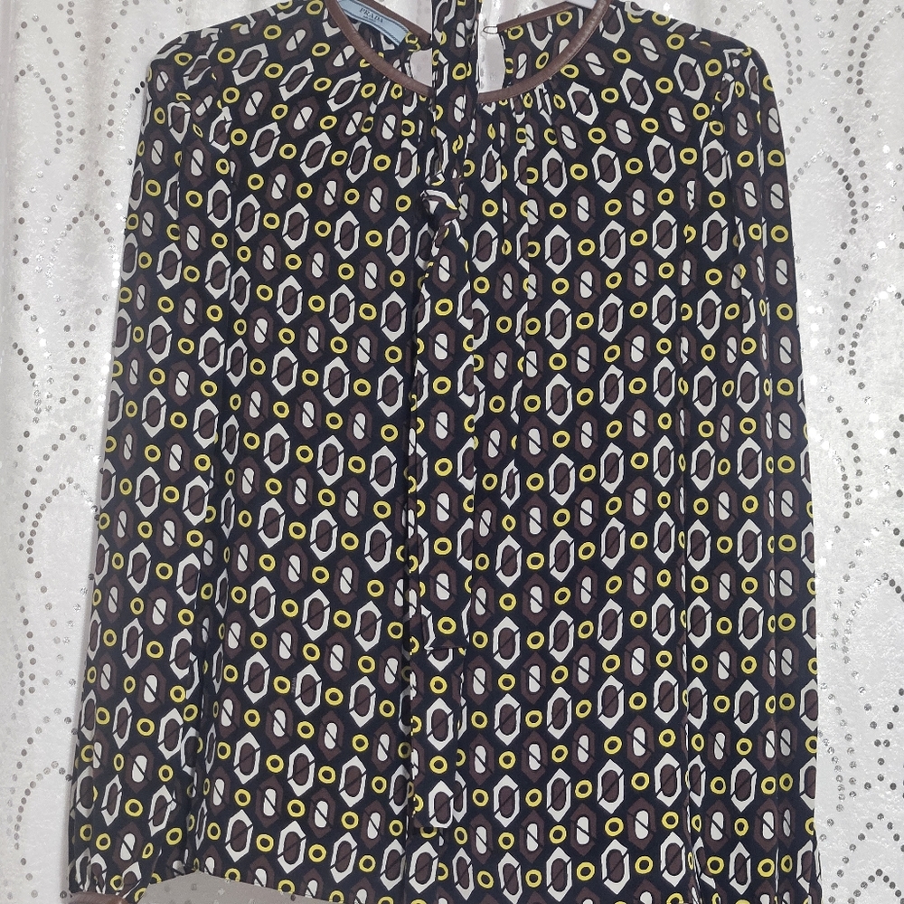 Prada clasic blouse